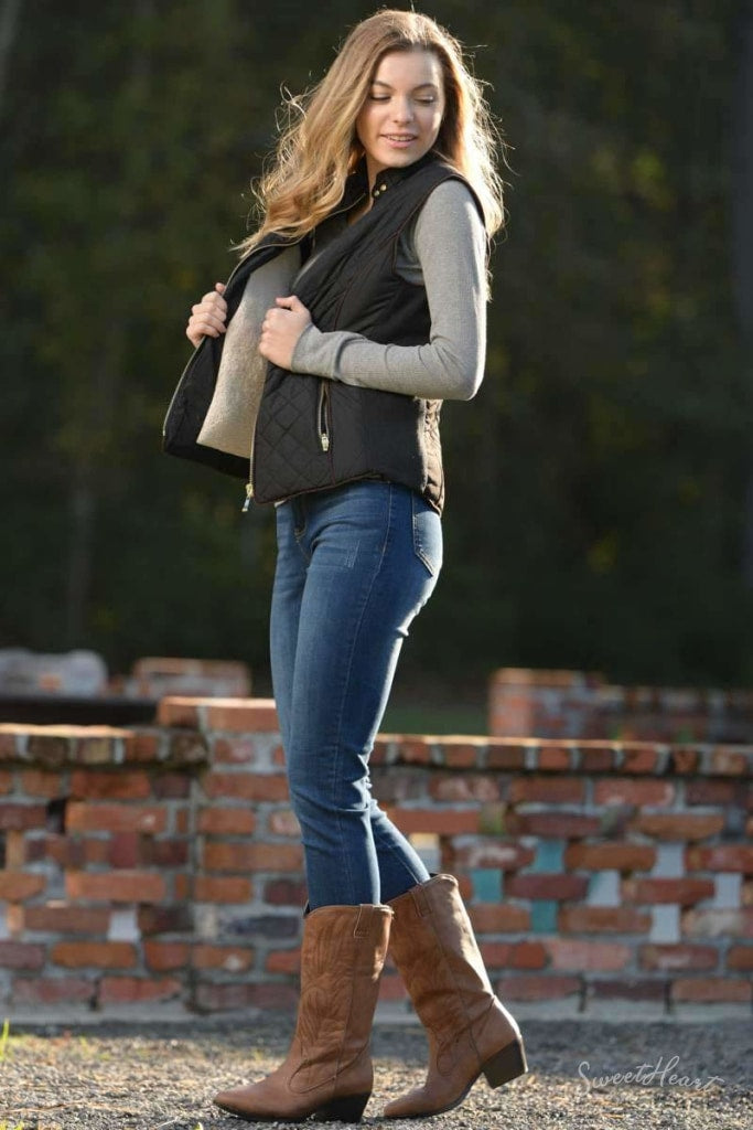 Hold Me Tight - Quilted Vest In Black