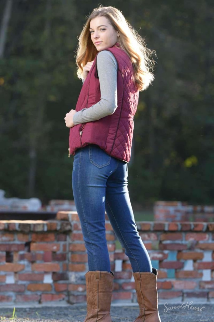 Hold Me Tight - Quilted Vest In Burgundy